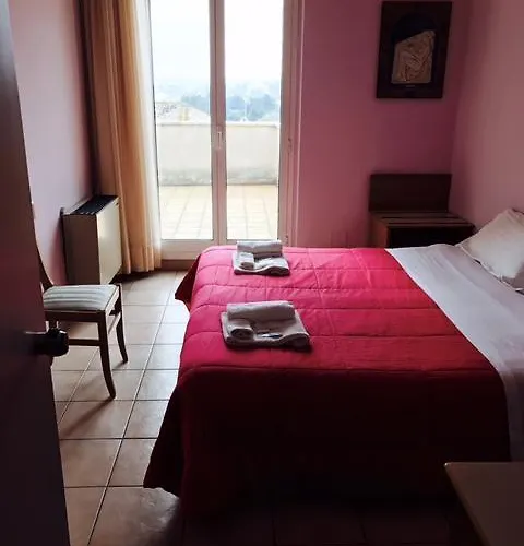 Pellegrino E Pace Hotel Loreto