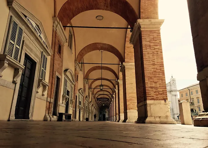 Pellegrino E Pace Loreto