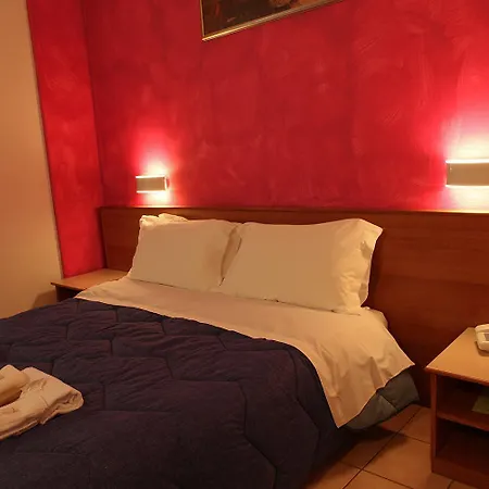 Hotel Pellegrino E Pace Loreto