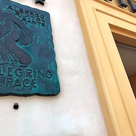 Pellegrino E Pace Loreto