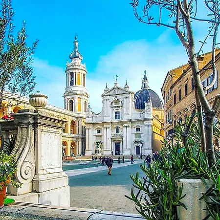 Hotell Pellegrino E Pace Loreto