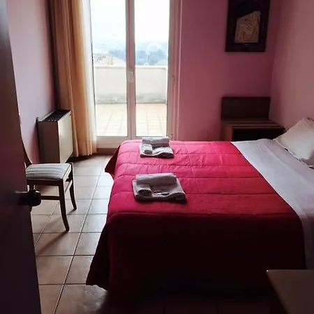 Pellegrino E Pace Hotell Loreto
