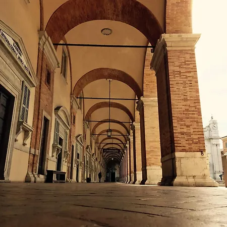 Pellegrino E Pace Loreto