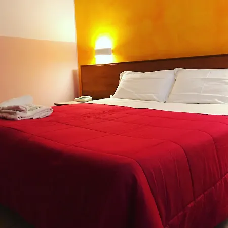 Hotel Pellegrino E Pace Loreto