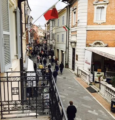 Pellegrino E Pace 로레토