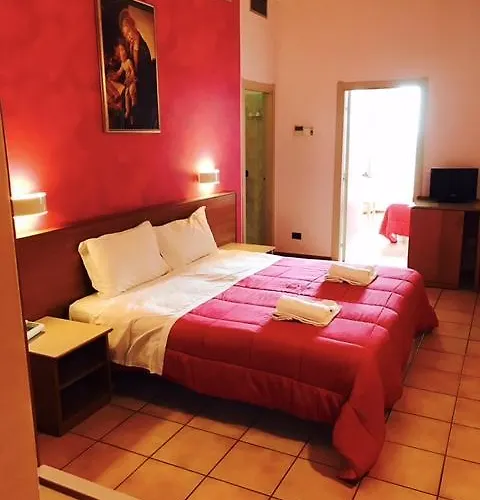 Hotel Pellegrino E Pace Loreto